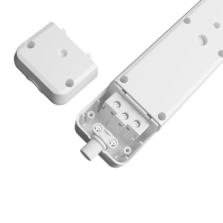 Braytron podsklop sa 4 utičnice i prekidačem BY72-00240