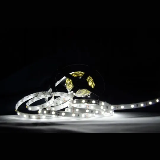 SMD LED traka 4.8W/1m 12V 6500K IP20 5m kotur 60 LED/1m blister MLR-2835-60