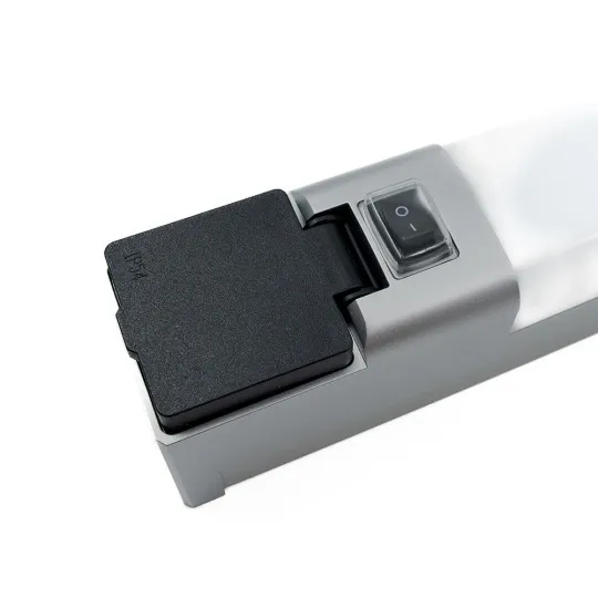 Prekidač 6500K GS utičnica+ IP44 LED zidna lampa kupatilska 15W 665x57x75mm M209460
