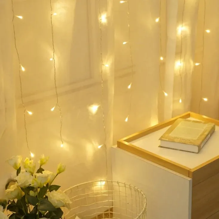 Svetleći niz sa 300 toplo belih LED dioda ML-C3006