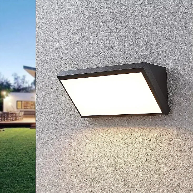 Braytron LED lampa 20W, promenljiva boja svetla BG37-00582