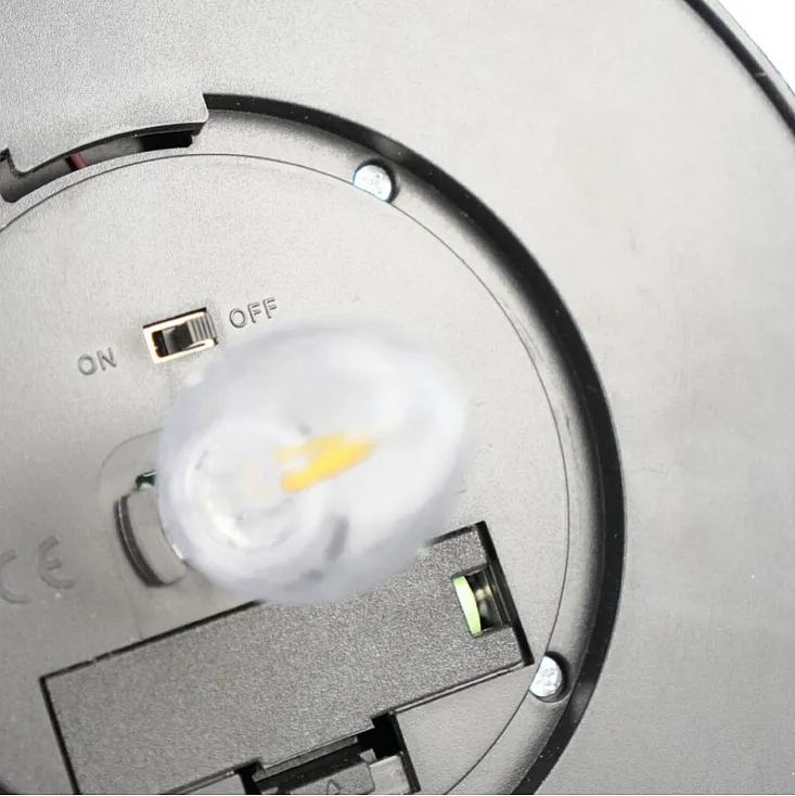 Nazidna solarna lampa ML-WS104