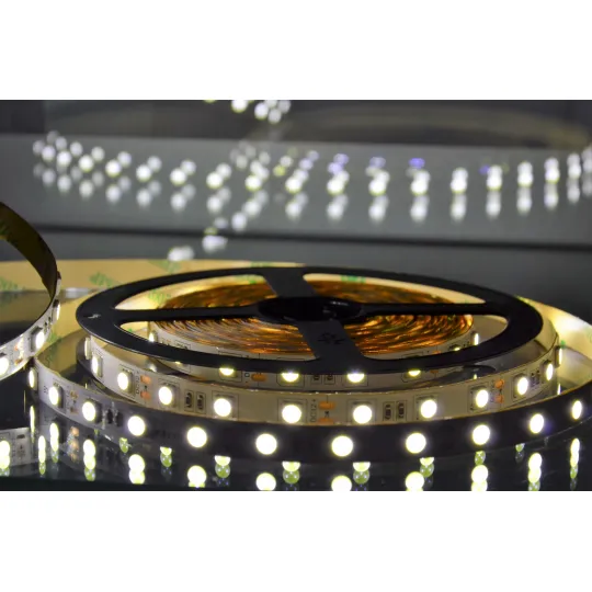 SMD LED traka 8W/1m 12V 4000K IP20 5m kotur 60 LED/1m MLR-5050-60-ML
