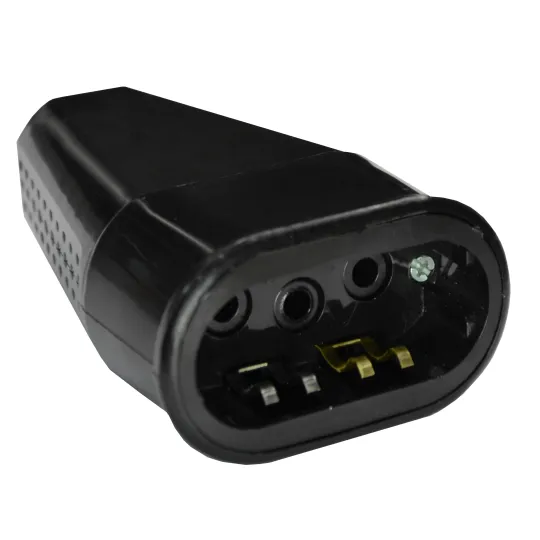 Priključnica crna Trofazna prenosna 16A/440V PM-23
